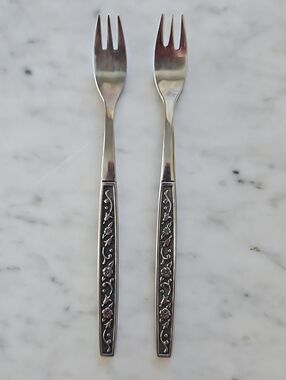 NORTHLAND Set Of 2 Antipasti/Appetizer Forks VINTAGE (Korea) EUC